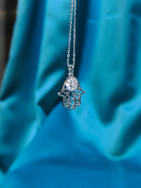 ✨ Hamsa Hand Necklace – Protection & Elegance in One